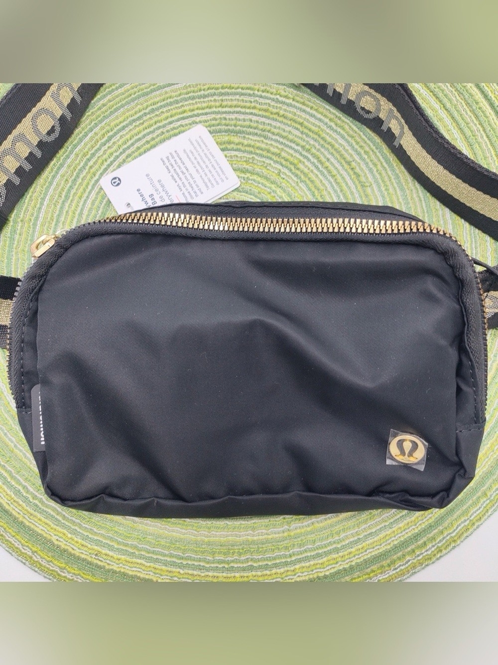 Lululemon Everywhere Crossbody Belt Bag Wordmark Black/Gold